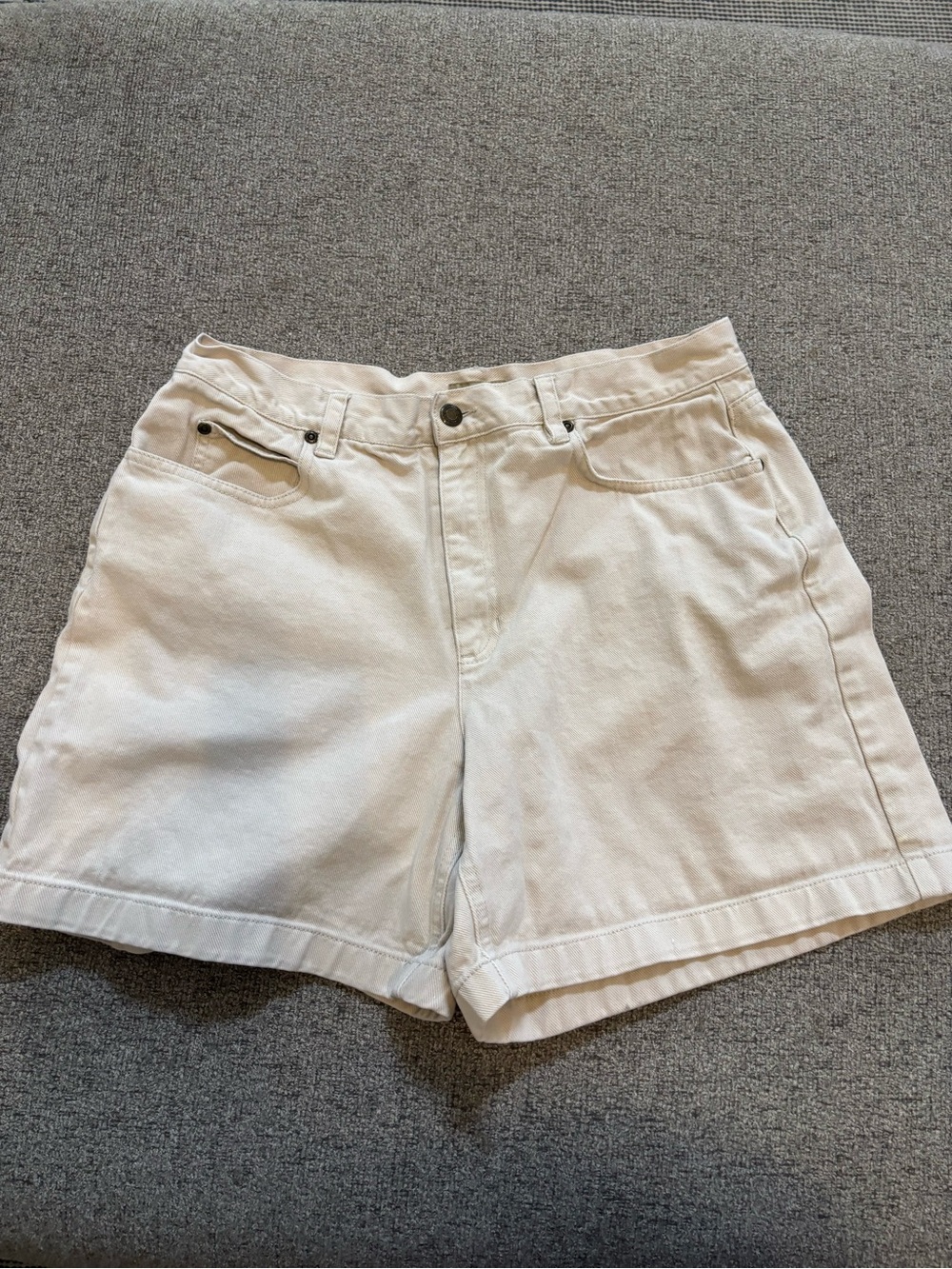 Liz Claiborne Cream High-Waist Denim Shorts